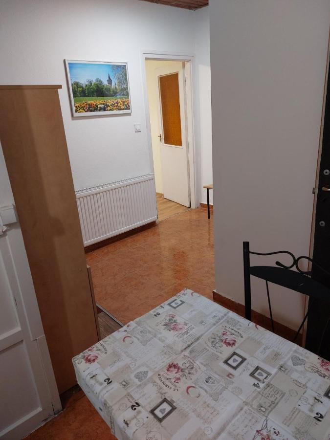 Red Locomotive Apartment Budapest Exterior photo