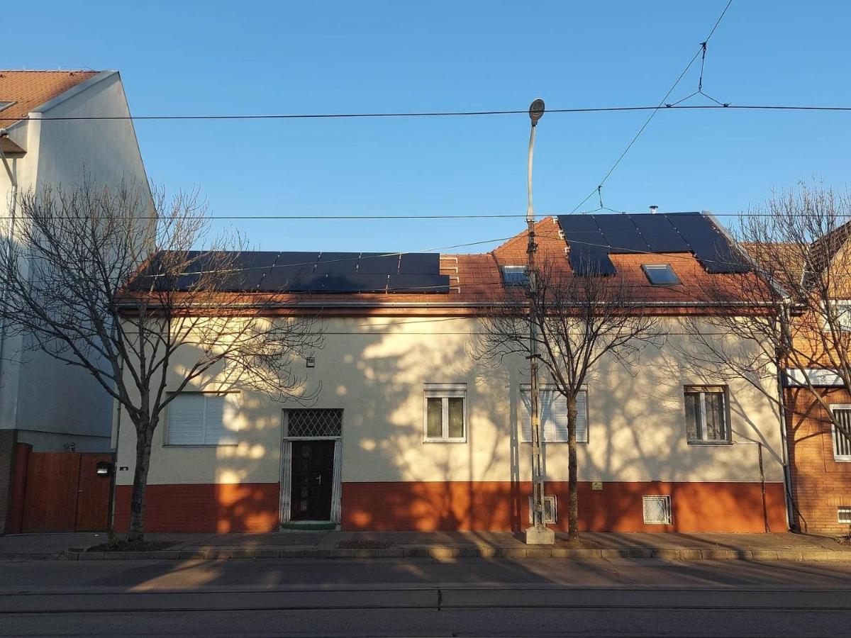 Red Locomotive Apartment Budapest Exterior photo