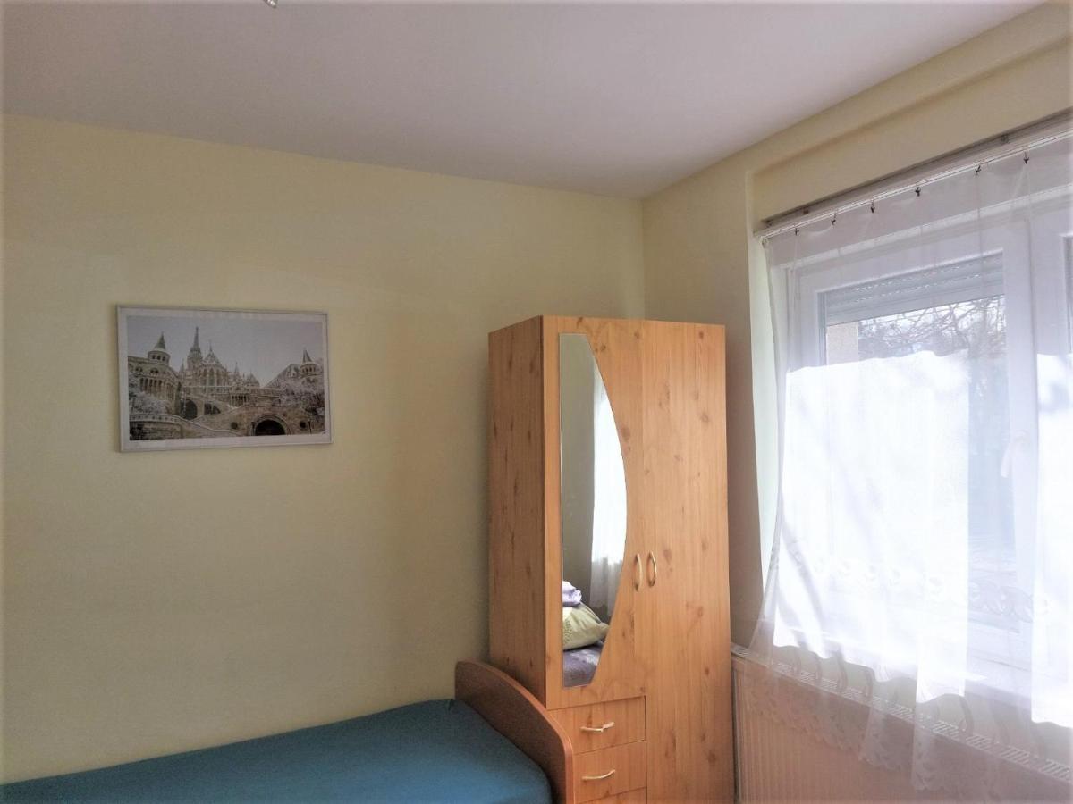 Red Locomotive Apartment Budapest Exterior photo